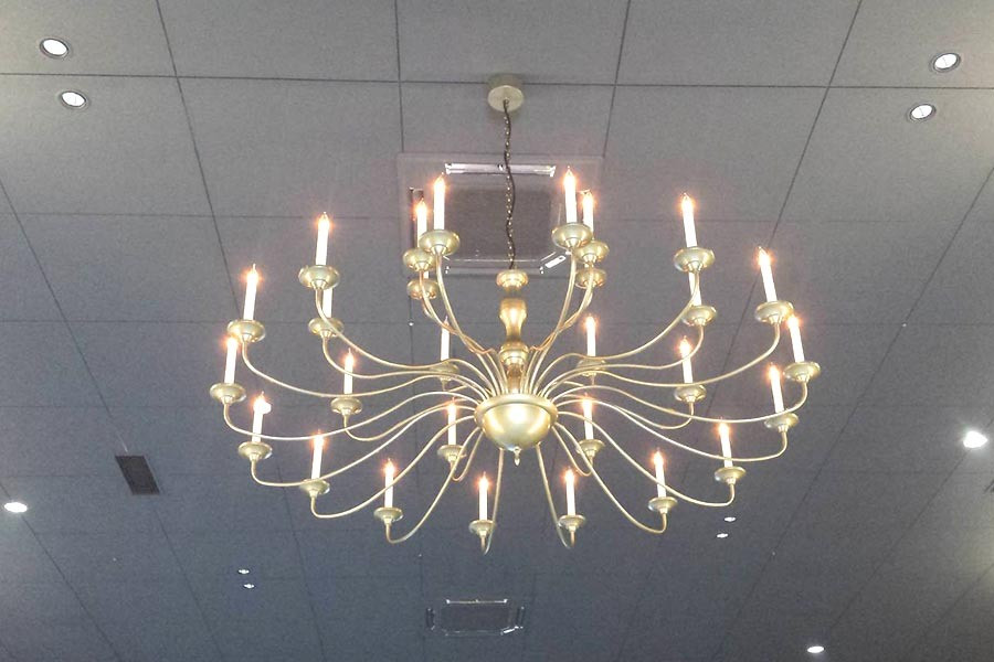 シャンデリア設置工事